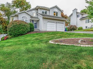 49 Brookview Ln, Middletown, CT 06457