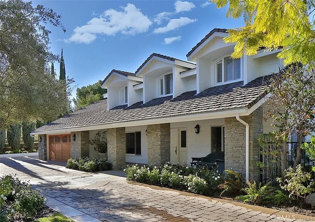 5 bed, 4.5 bath, 3926 sqft, $18,000 — Photo 1