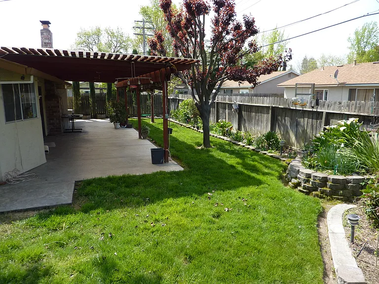 7541 Bierston St — Photo 4