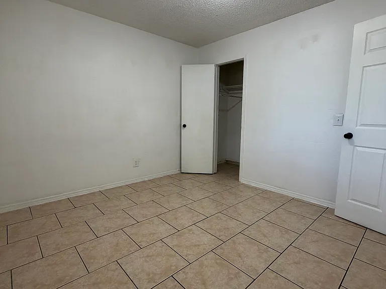Mirador Apartments — Photo 3