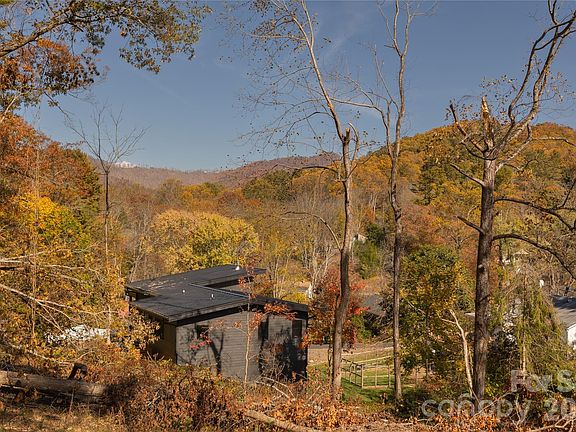 5th image of 13 Bassett Rd