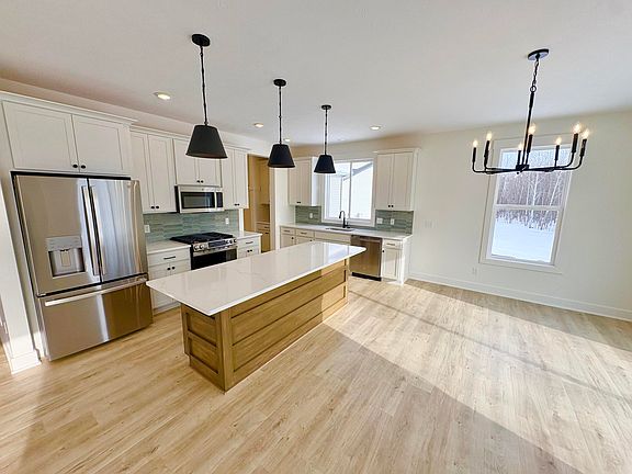 3rd image of 5956 Braemoor Ct