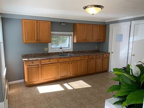3rd image of 26 Pleasant St APT 1