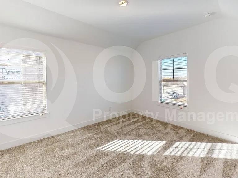 1908 Briar Hill Dr — Photo 13