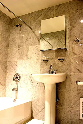 Rented by GRA Holdings | media 16