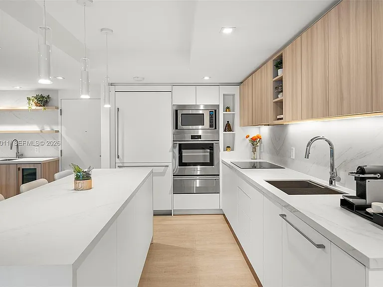 2301 Collins Ave #630 — Photo 22
