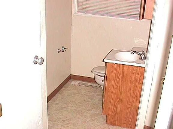 4th image of 4026 W Evelyn St