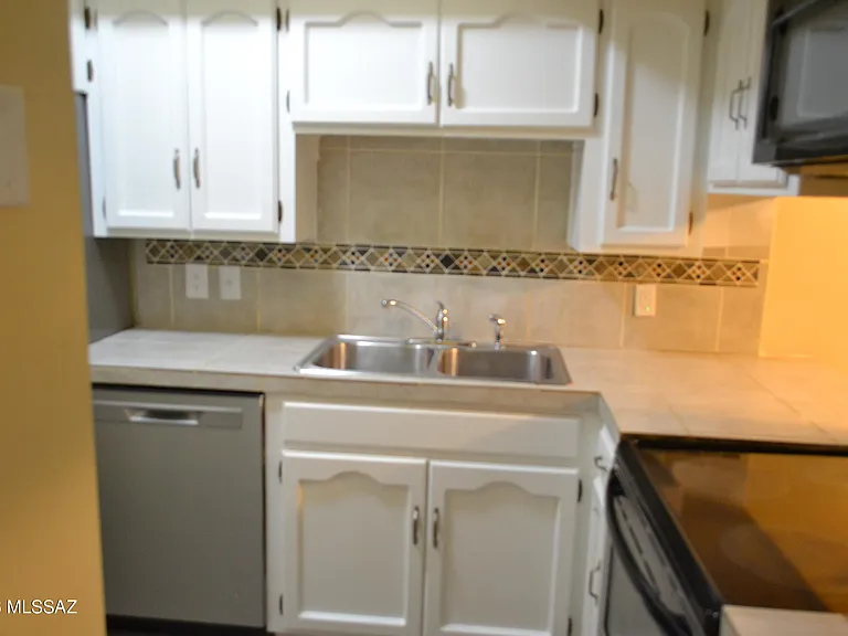1200 E River Rd #D-47 — Photo 8