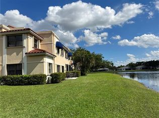 567 Racquet Club Rd, Weston, FL 33326