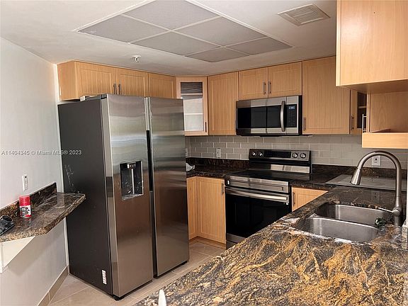 3rd image of 2131 SE 10th Ave APT 1102
