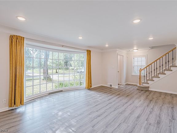 5th image of 3710 Strandhill Rd