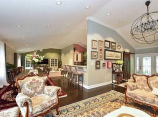 37 Harvard Dr, Woodbury, NY 11797