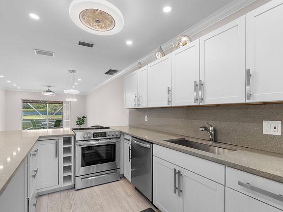 4th image of 8757 Bella Vista Dr #34