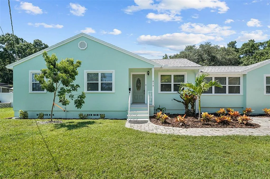 4 bed, 2.0 bath, 1751 sqft, $2,900 — Photo 4