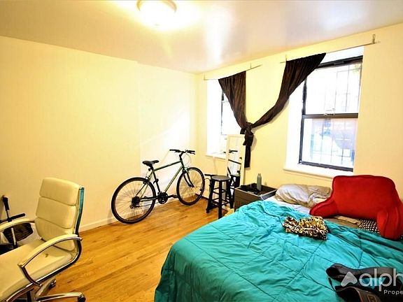 4th image of 161 E 107th St #1G