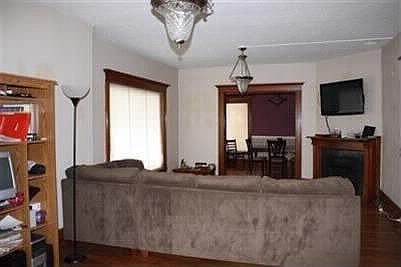 5th image of 618 E Stockbridge Ave