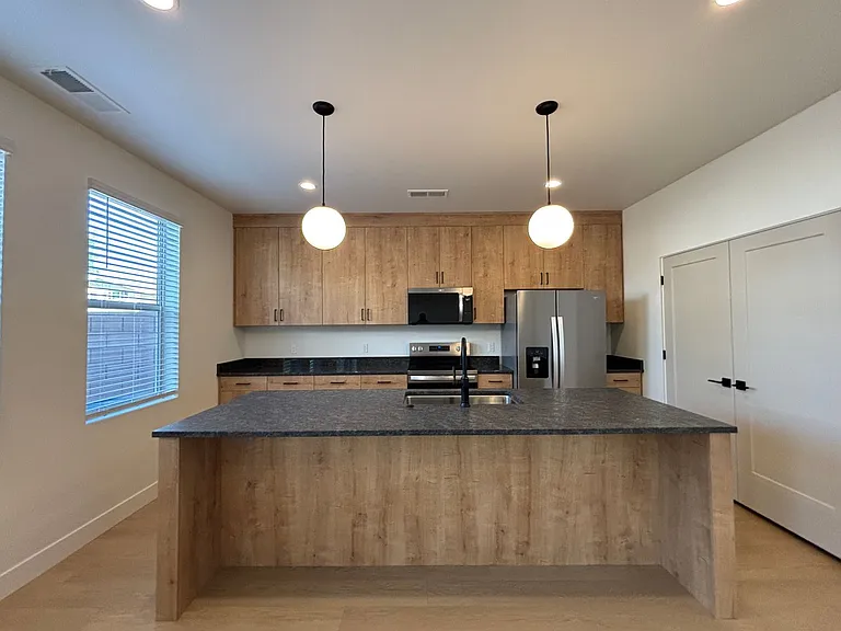 73 N 520 W #10 — Photo 7