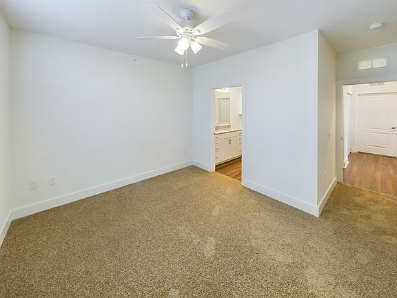 5th image of 820 Wooden Way #15-202