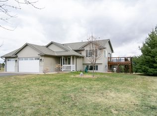 989 Marcys Ct, Hudson, WI 54016