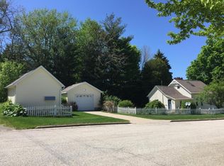 410 2nd St, Ludington, MI 49431