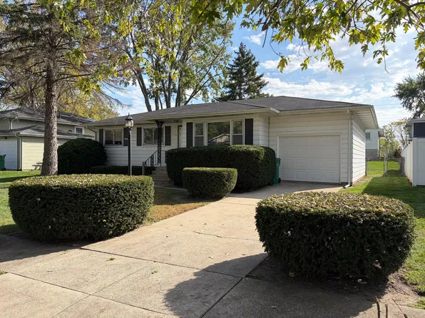 941 W 72nd Dr, Merrillville, IN 46410