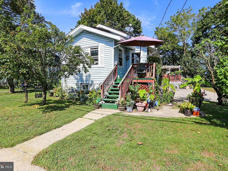 1st image of 616 W Adams Ave