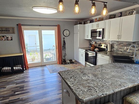 2nd image of 800 7th Ave