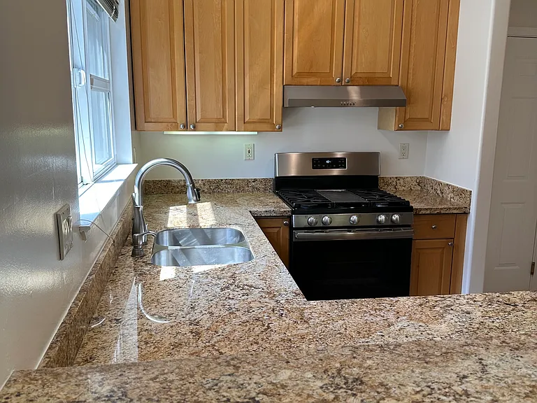 472 Bryan Ave — Photo 26