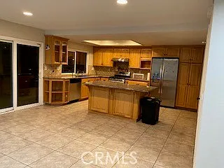 2117 W Sycamore Ave — Photo 1