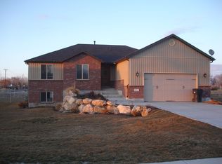 6296 W 5600 S, Hooper, UT 84315