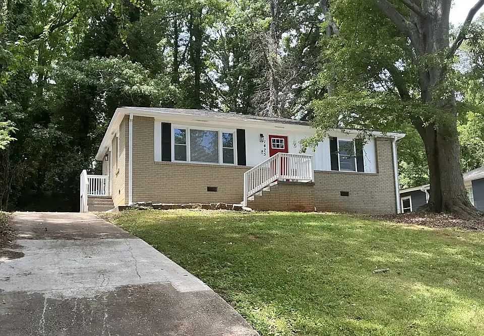 1st image of 1425 Dennis Dr
