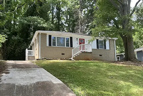 1425 Dennis Dr Photo 1