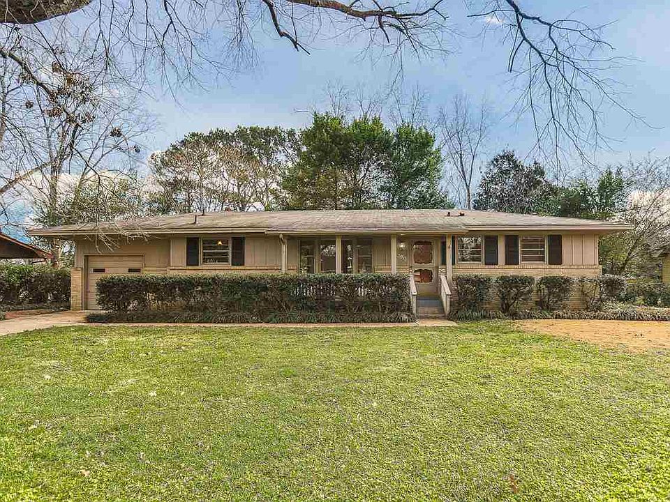 1st image of 3913 Shamrock Dr NW
