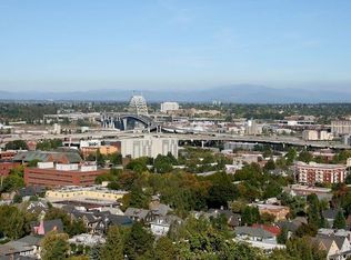 405 NW Uptown Ter APT 2A, Portland, OR 97210