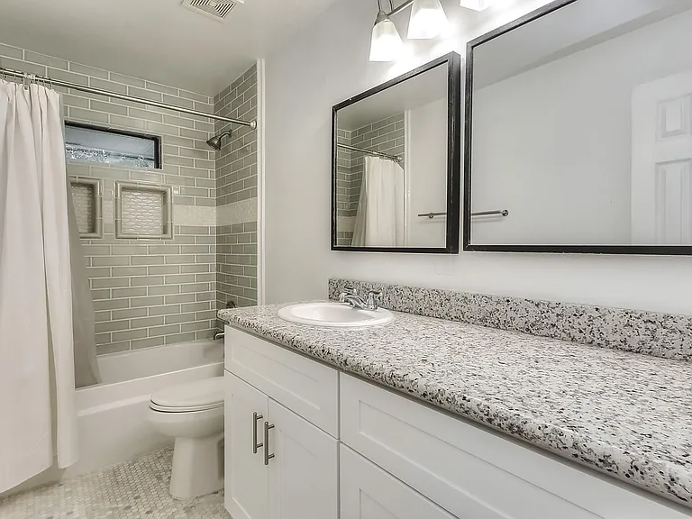 9006 Dunlap St — Photo 21
