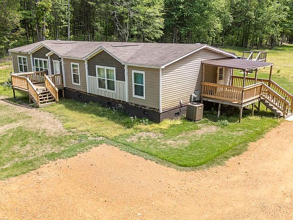 3rd image of 490 Laney Rd