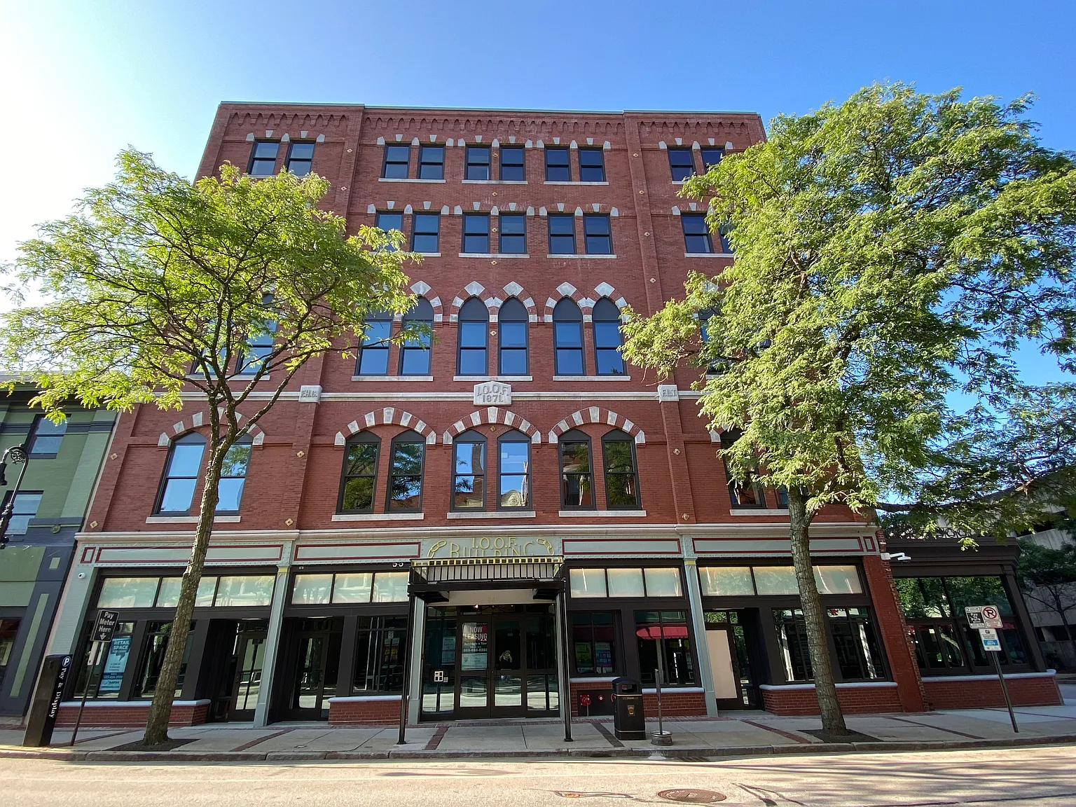 Red Oak at 83 Hanover Street — Photo 2