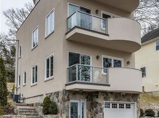 16 Boulder Rdg, Danbury, CT 06811