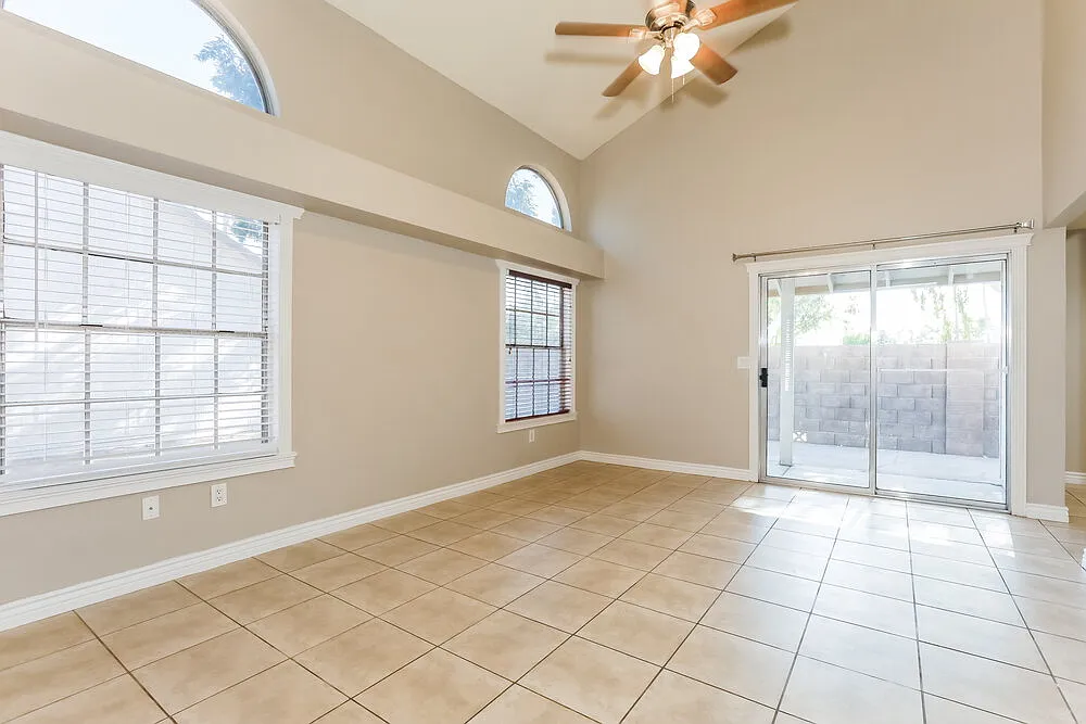 4 bed, 2.0 bath, 1555 sqft, $2,900 — Photo 4