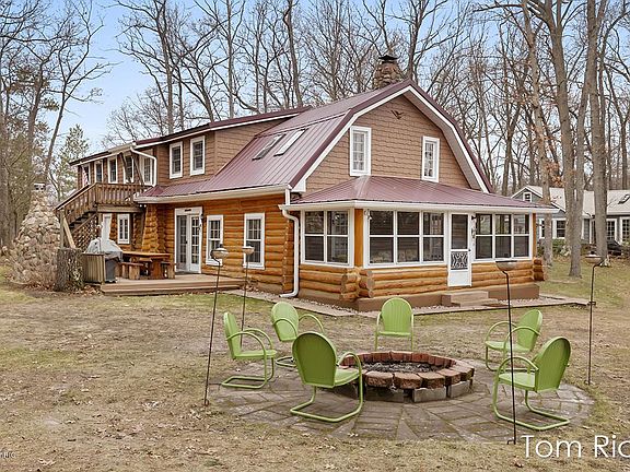 2nd image of 10556 N Cordelia Ave