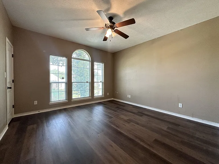 4 Fernwood Dr — Photo 8