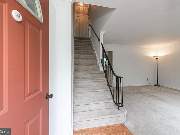3rd image of 134 Primrose Ln