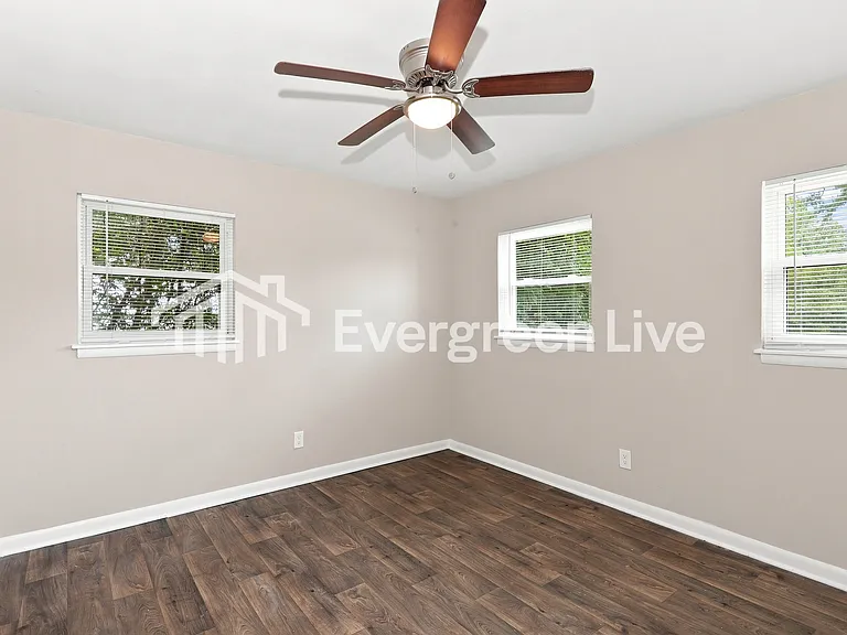 3435 Jonathan Cir — Photo 10