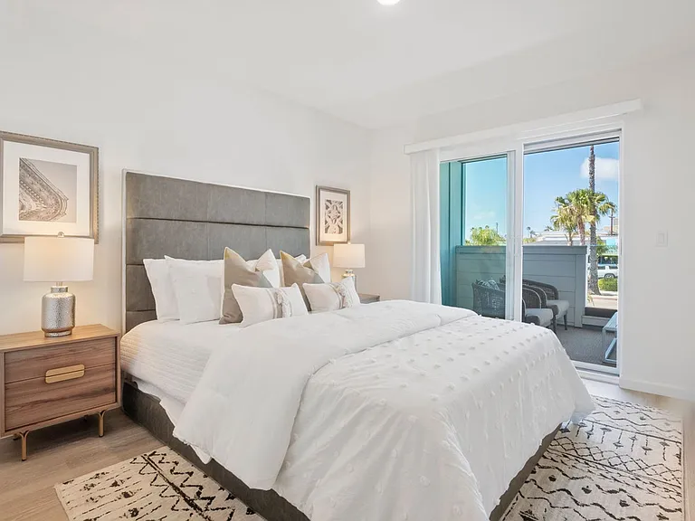 Villas by the Sea - Pacific Beach's Newest Community! — Photo 7