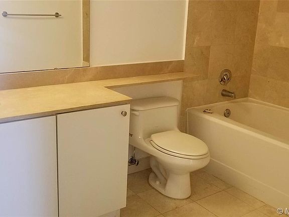 4th image of 170 SE 14th St APT 2804