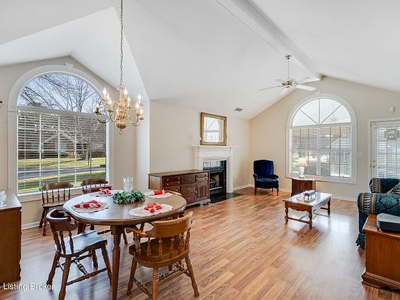 3rd image of 4104 Amberly Way