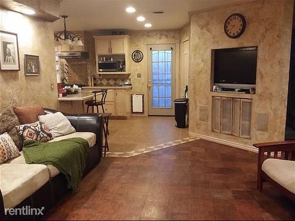 2nd image of 941 SW 54th St