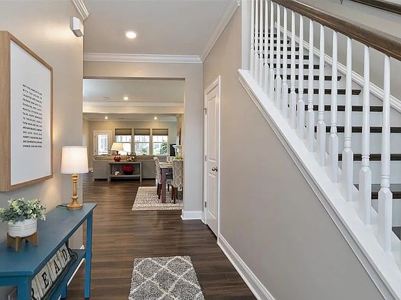 5th image of 401 Ivy Arbor Way