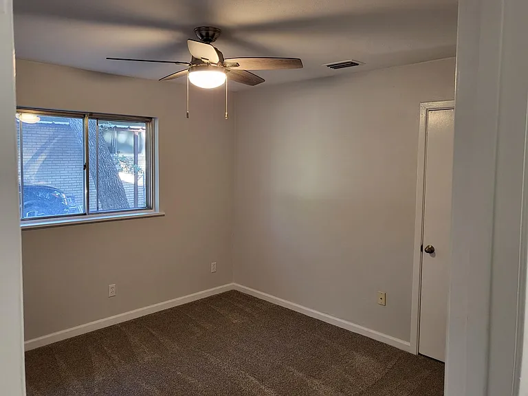 6912 Meadowbrook Dr — Photo 15