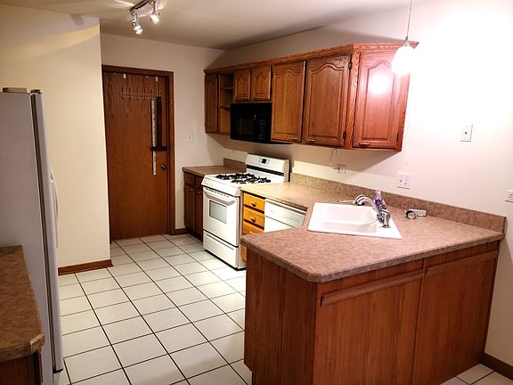 5th image of 8616 Pearson Dr